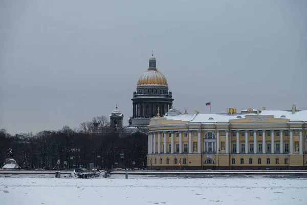 Winter Petersburg Admiralty Isaac Cathedral View Ice Frozen Neva — Stock Photo, Image