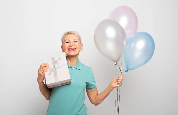 Party Birthday Old People Concept Amazed Elderly Woman Short Hair — Stock Photo, Image