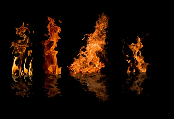 Ställa in orange flames med reflektioner — Stockfoto