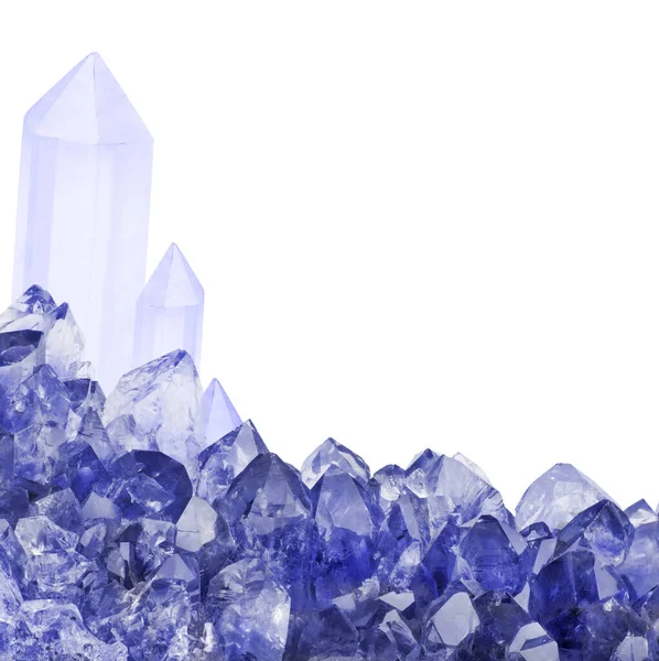 Macro Foto Van Blauwe Saffier Kristallen Geïsoleerd Witte Achtergrond — Stockfoto