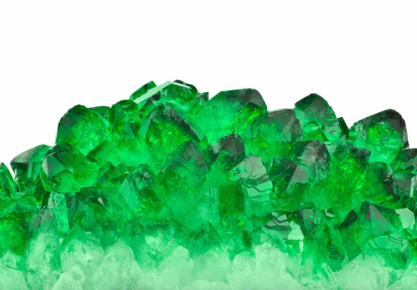 Heldere Smaragden Kristallen Geïsoleerd Witte Achtergrond — Stockfoto
