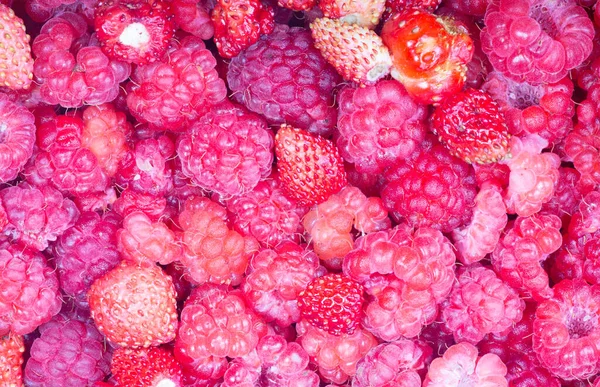 Strawberries Raspberries Pink Closeup Background — Stock Photo, Image