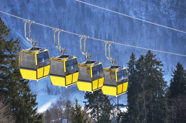 Gondolas of cable road. Switzerland — Stock Photo, Image