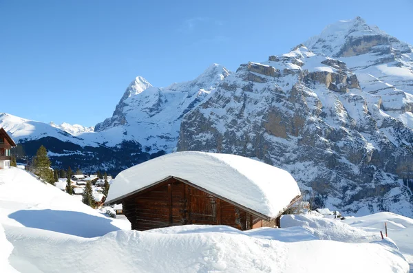 Mürren, berömda schweiziska skidorten — Stockfoto