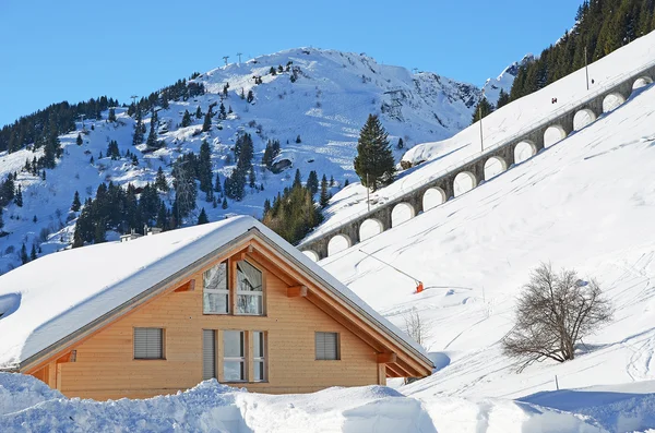 Muerren, известный швейцарский горнолыжный курорт — стоковое фото