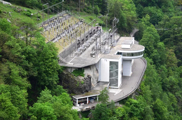 Centrale elettrica nella valle di Verzasca, Svizzera — Foto Stock