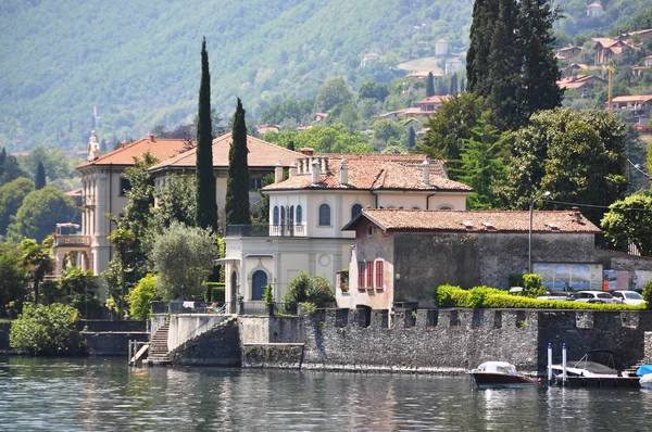 Tremezzo town at the famous Italian lake Como — Stock Photo, Image