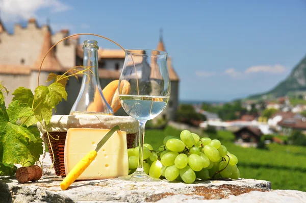 Vino y uvas. Chateau de Aigle, Suiza — Foto de Stock