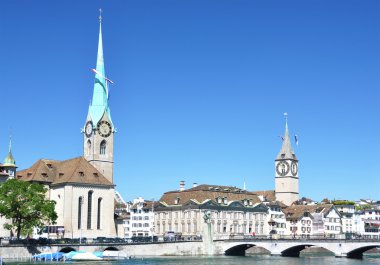 Zürih şehir merkezine limmat Nehri üzerinde