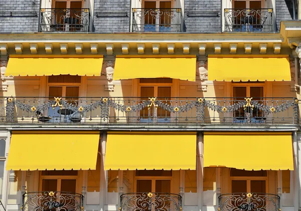 Balkon van een luxe hotel — Stockfoto