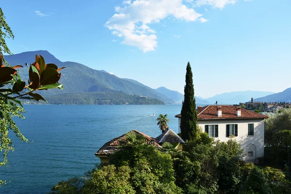 Ünlü İtalyan lake como, gravedonna kasaba — Stok fotoğraf