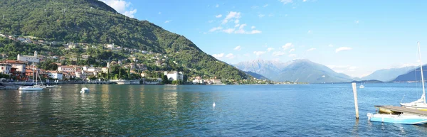 Gravedona stad aan het Comomeer, Italië — Stockfoto