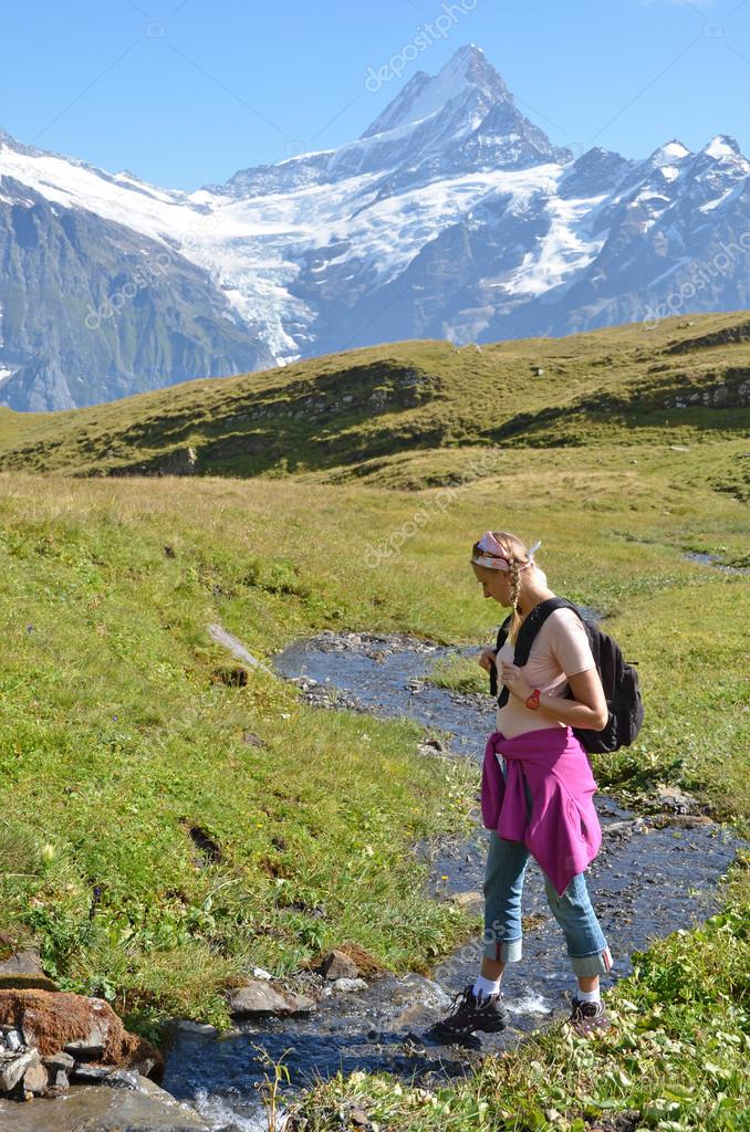 Gemischtrassiger Jungfrau Outdoor Ficksahne