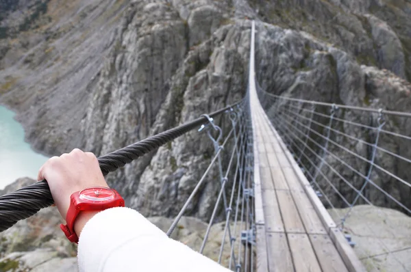 Trift bridge, a leghosszabb 170m-gyalogos függőhíd — Stock Fotó