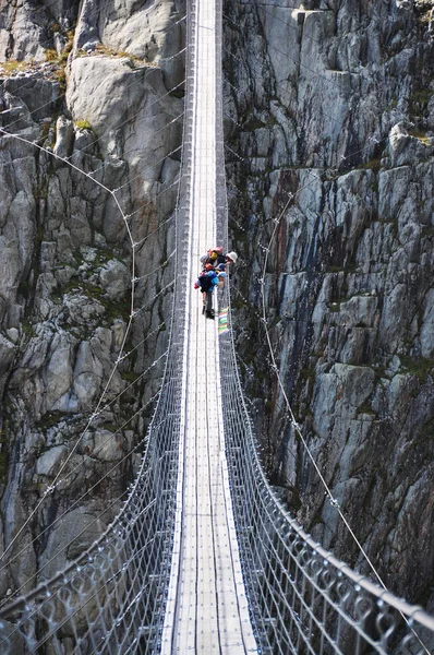 Trift Bridge, the longest 170m pedestrian-only suspension bridge — Stock Photo, Image