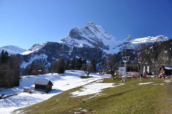 Braunwald, famosa estância de esqui suíça — Fotografia de Stock