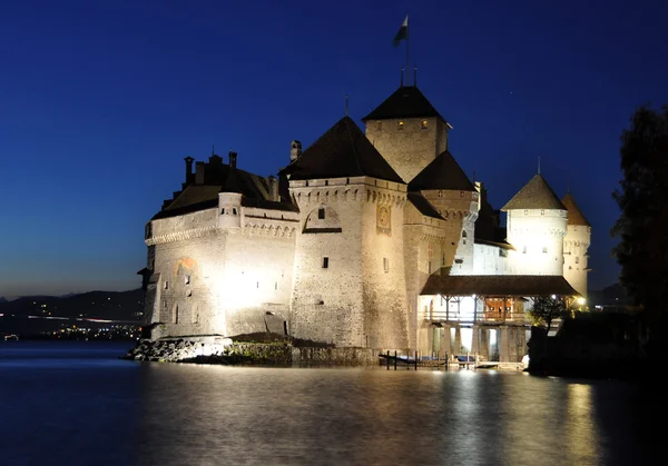 Chillon castle på natten. Geneva laken, Schweiz — Stockfoto