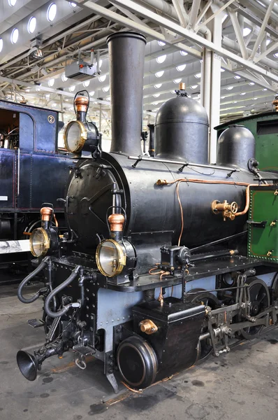 Tren viejo en el museo del transporte en Lucerna, Suiza — Foto de Stock