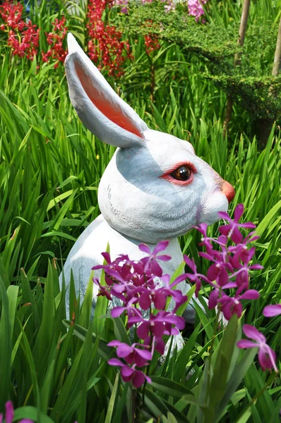 Easter bunny in the grass — Stock Photo, Image