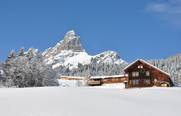 Majestosa vista alpina. Suíça — Fotografia de Stock