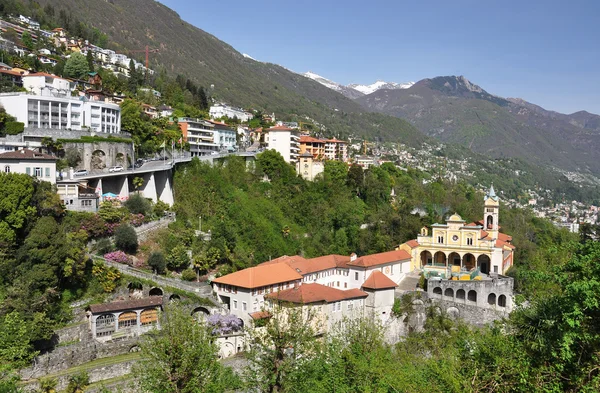 Madonna del Sasso, medieval monastery on the rock overlook lake — Stock Photo, Image