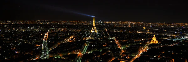 4 월 4 일 파리: 에펠 탑, 파리에서 2010 년 4 월 4 일 밤 f — 스톡 사진