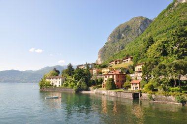 Menaggio town adlı ünlü İtalyan lake como