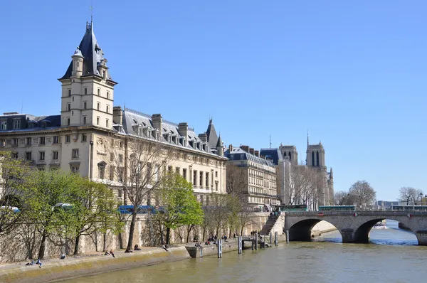 Seine, paris köprü — Stok fotoğraf