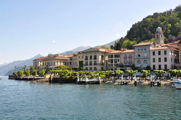 Bellagio cidade no famoso lago italiano Como — Fotografia de Stock