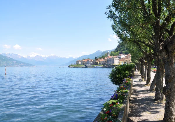 Bellagio cidade no famoso lago italiano Como — Fotografia de Stock