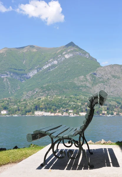 Park of Villa Melzi in Bellagio at the famous Italian lake Como — Stock Photo, Image