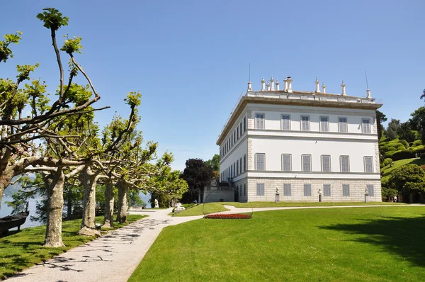 Villa Melzi en la ciudad de Bellagio en el famoso lago italiano Como — Foto de Stock