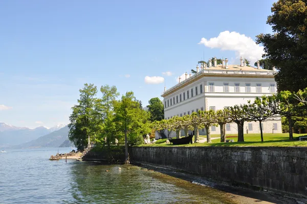 Villa Melzi en el famoso lago italiano Como —  Fotos de Stock
