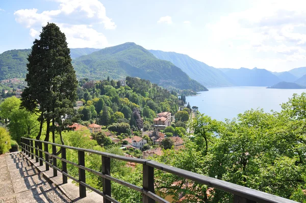 Διάσημο ιταλικό στη λίμνη Κόμο από την villa serbelloni — Φωτογραφία Αρχείου