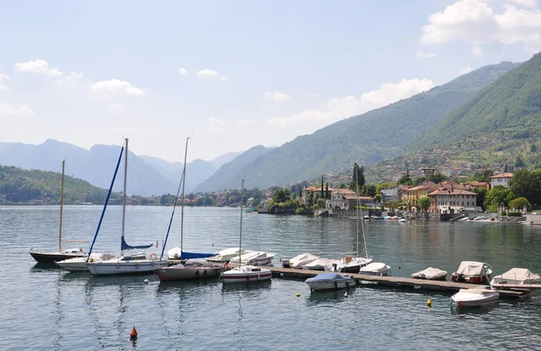 Tremezzo stad aan de beroemde Italiaanse Comomeer — Stockfoto