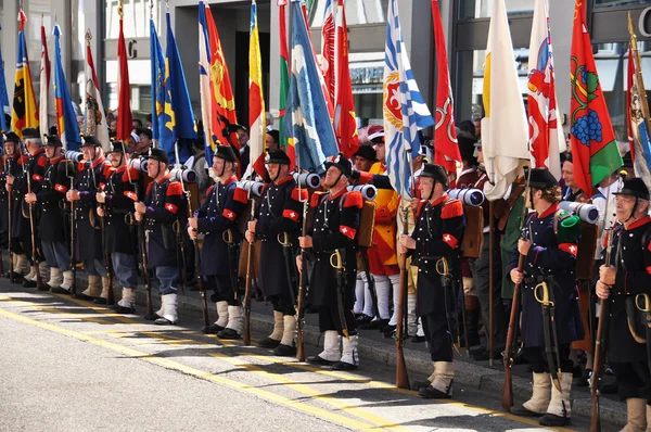 ZURICH - 1 de agosto: Desfile en Zurich en el Día Nacional Suizo Au — Foto de Stock