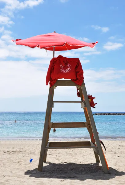 Badvakts tower på stranden — Stockfoto