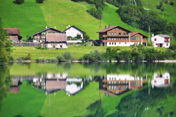 Lago Lungerer, Suiza — Foto de Stock
