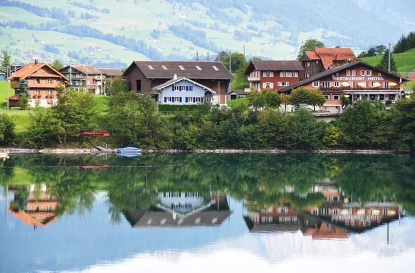 Lago Lungerer, Suíço — Fotografia de Stock