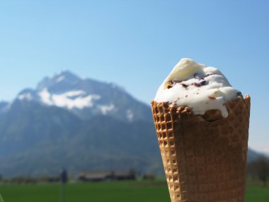 dondurma Alp panorama karşı