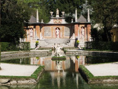 hellbrunn Sarayı'nda ünlü hüner çeşmeler. Salzburg, Avusturya