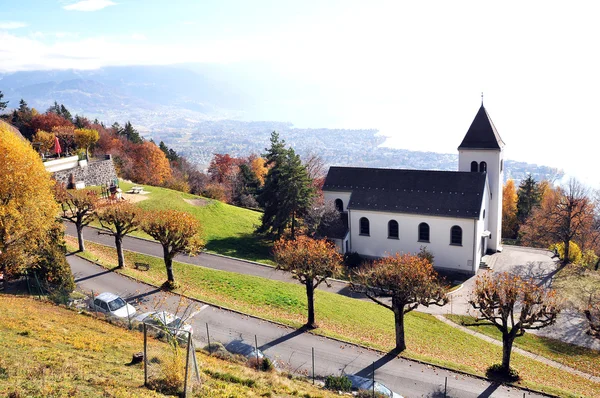 Chardonne stad tegen de meer van Genève, Zwitserland — Stockfoto