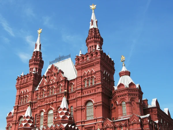 मॉस्को मध्ये रेड स्क्वेअरवर वैशिष्ट्यीकृत ऐतिहासिक संग्रहालय — स्टॉक फोटो, इमेज