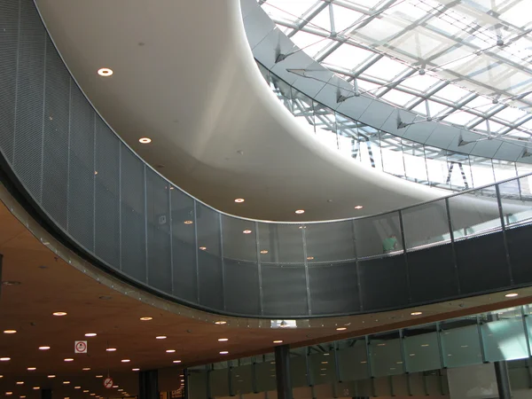 Interior of a modern shopping center — Stock Photo, Image