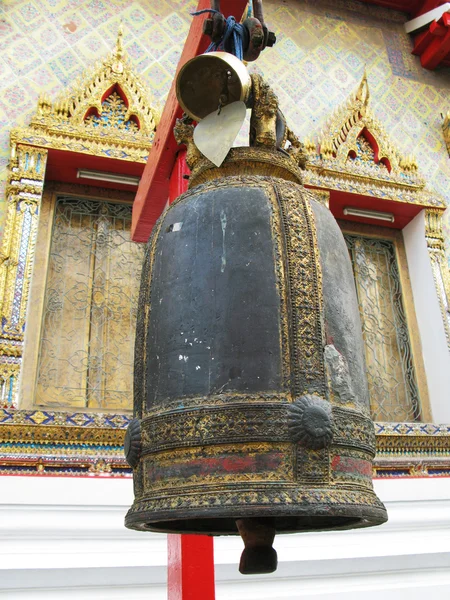 Bell in Wat Po temple — Stock Photo, Image