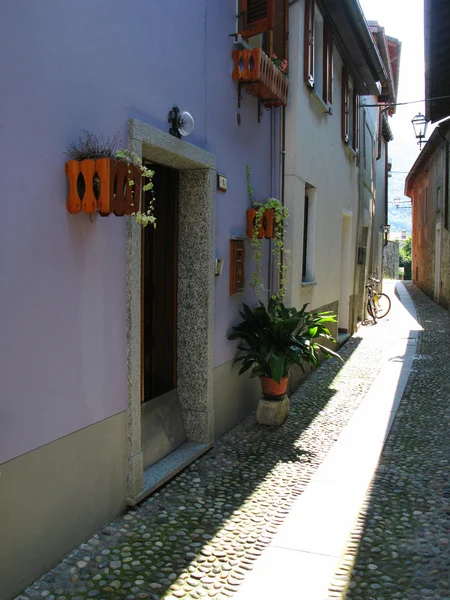 Narrow street of Cannobio. Italy — Stock Photo, Image