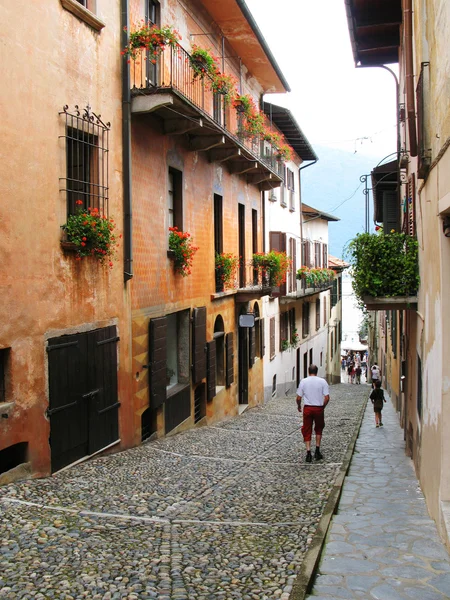 Narrow street of Cannobio. Italy — Stock Photo, Image