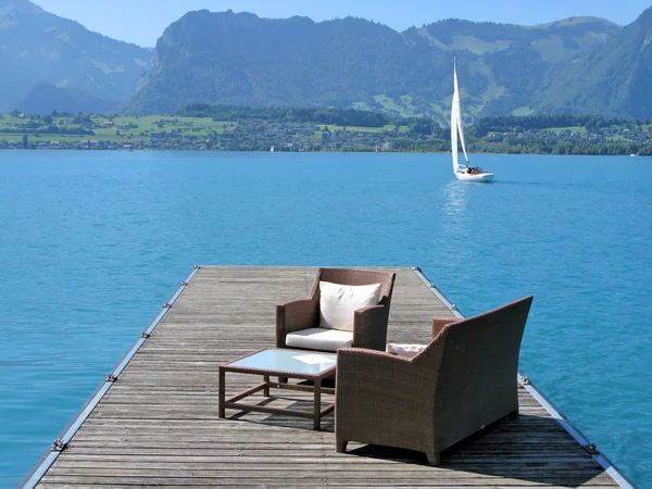 Vue romantique sur le lac de Thoune, Suisse — Photo