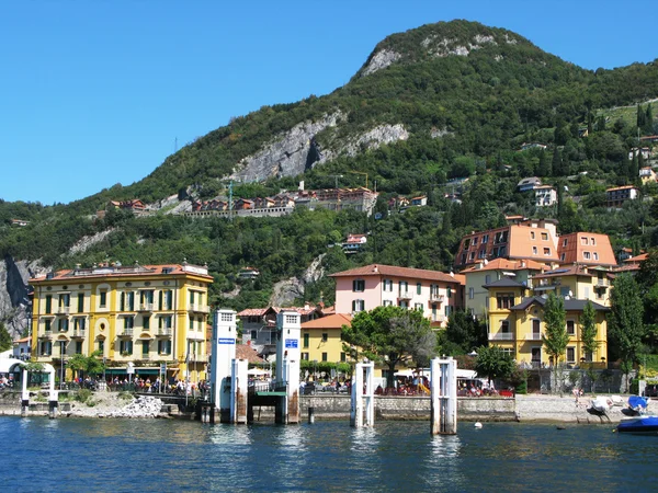 Varenna cidade no famoso lago italiano Como — Fotografia de Stock