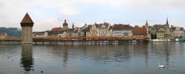 su kulesi ve kilise köprü Luzern, İsviçre